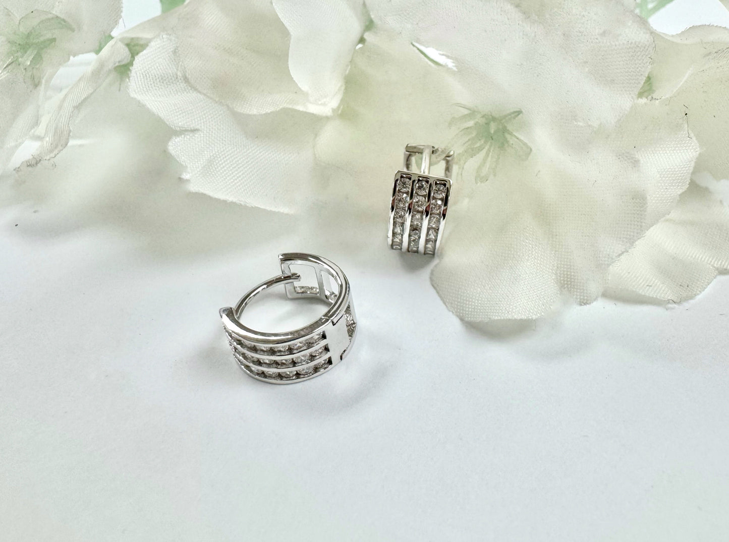 Tres líneas diamante - plata